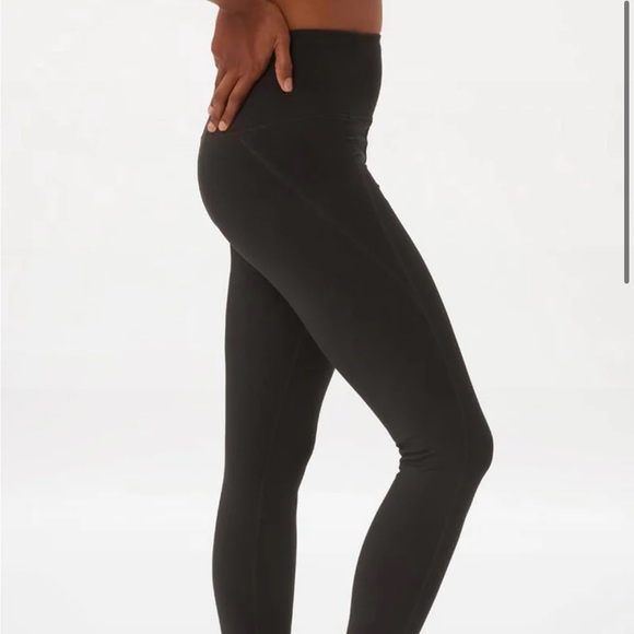 Girlfriend Collective - Black Compressive High-Rise Legging - Picture 3 of 9